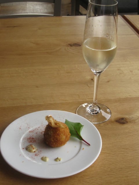 水辺バル SAINT-LOUIS AMUSE 水辺バル SAINT-LOUIS AMUSE