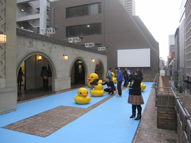 世界をめぐるラバーダック展