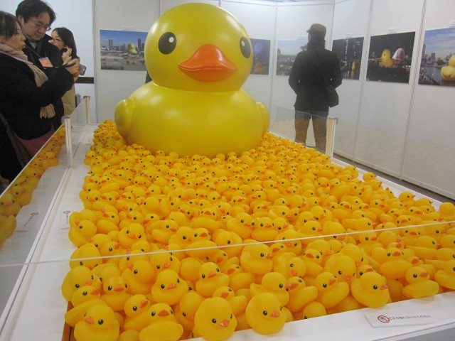 世界をめぐるラバーダック展